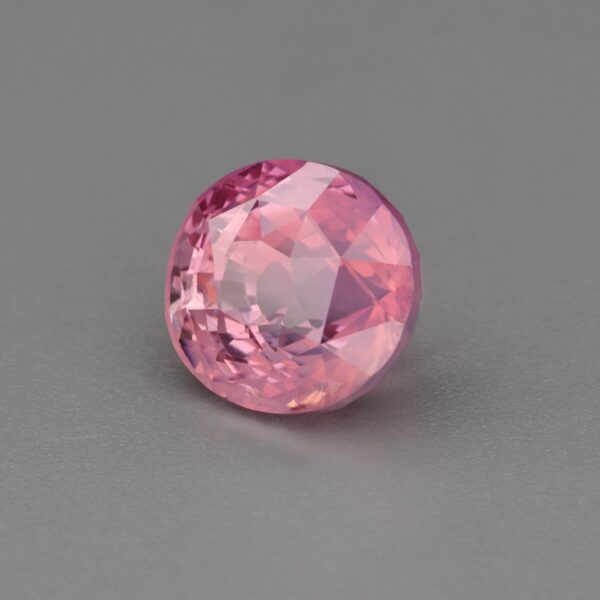 Sri Lankan Opalescent Sapphire - 1.15 ct (Padparadscha colour) - Image 3