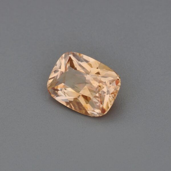 Ceylon Peach Sapphire - 1.36 ct - Heated - Image 2