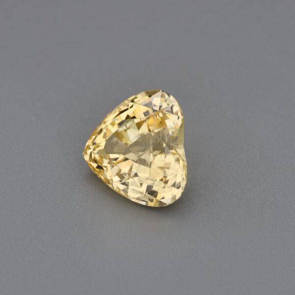Yellow Sapphire - unheated - 1.79 ct - Image 3