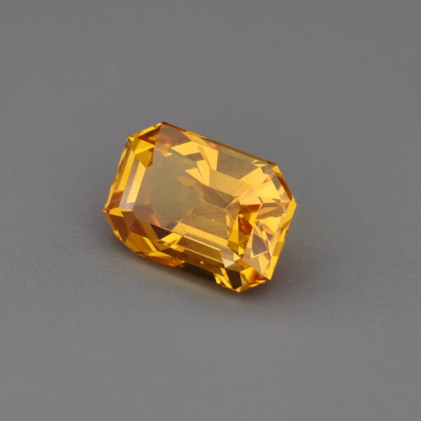 Golden Yellow Sapphire - heated - 1.15 ct - Image 2