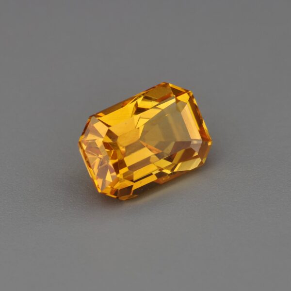 Golden Yellow Sapphire - heated - 1.15 ct - Image 3